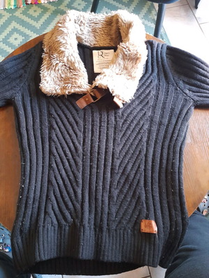 Leatt men's wool sweater XL like new, black
