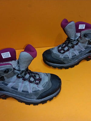 Αθλητικά παπούτσια Salomon Gore tex σαν καινούργια, μέγεθος 38, γκρι και ροζ