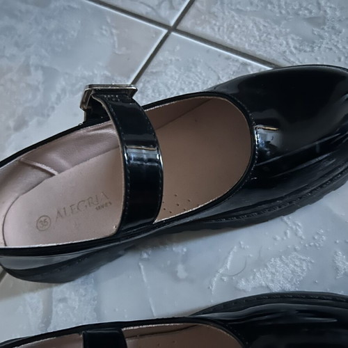 Alegria patent leather shoes for girls size 35 like new, black