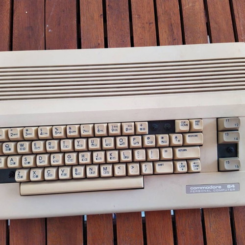 Commodore C64C used, with some missing keys and functional issues