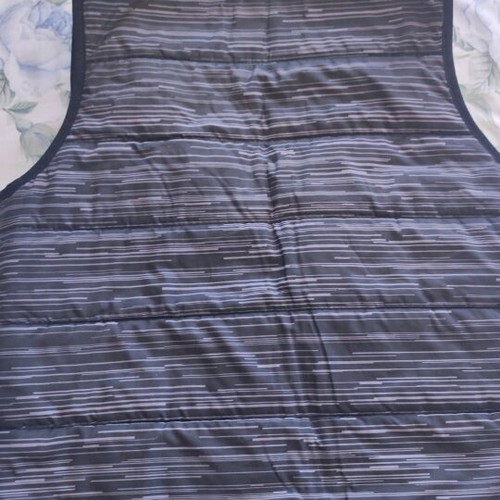 Nike sleeveless jacket like new, size 12-13