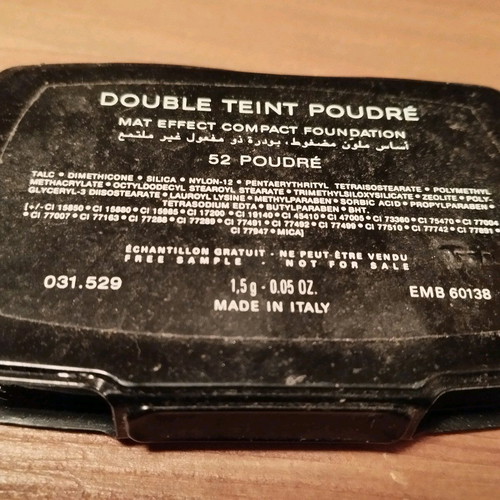 Chanel compact powder with sponge like new