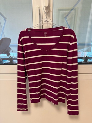 Tommy Hilfiger sweater like new with V-neck, size M
