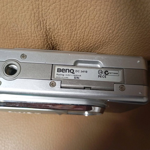 BenQ DC 3410 digital camera used retro model