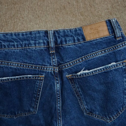 Bershka women's jeans with rips like new, size S