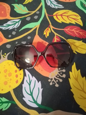 Γυαλιά ηλίου Burberry σαν καινούργια, μαύρα