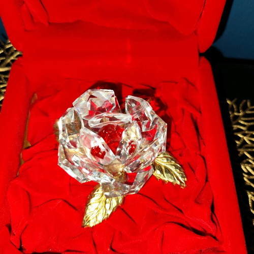 Glass rose new handmade in velvet wooden case