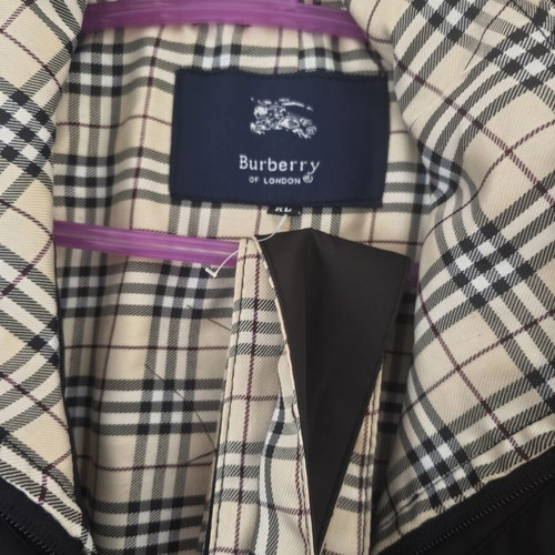 Burberry black rain jacket with Nova Check lining, size XL
