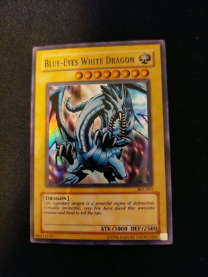 Yu-Gi-Oh Blue Eyes White Dragon (SKE-001) σαν καινούργιο, super rare