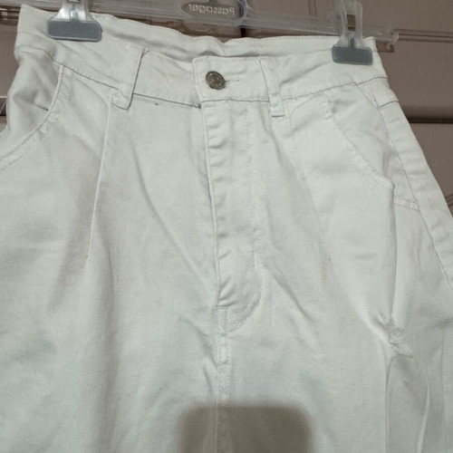 Jean mom fit white like new, size XS