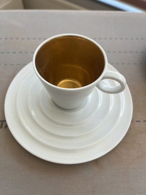 Σετ 4 φλιτζάνια και πιατάκια εσπρέσο Nespresso σαν καινούργια