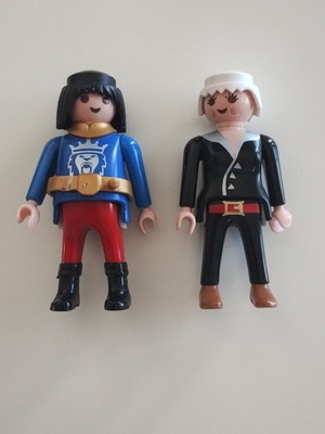Playmobil figures like new, knight and female figure, 2 pieces