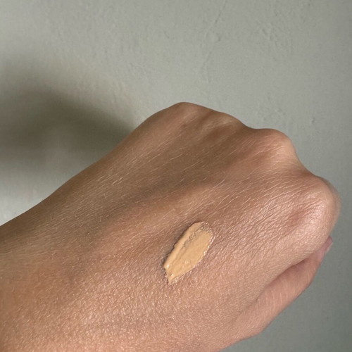 Mac Foundation NC25 Waterweight like new with SPF 30