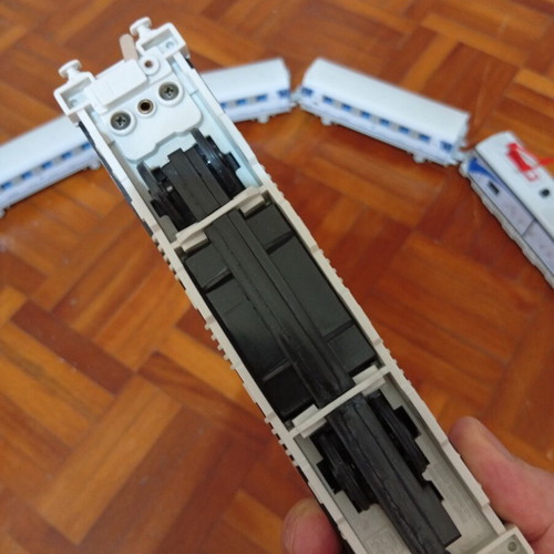 Pequetren Arco Model 525 train set with 2 engines and 3 passenger cars