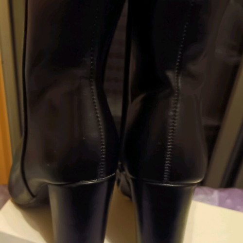 Diamantique boots size 37 like new, black