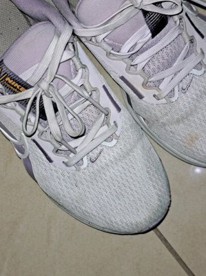 Nike women's athletic shoes used, size 37.5, white and purple
