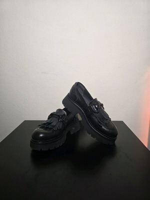 Lilimill women's leather moccasins black like new