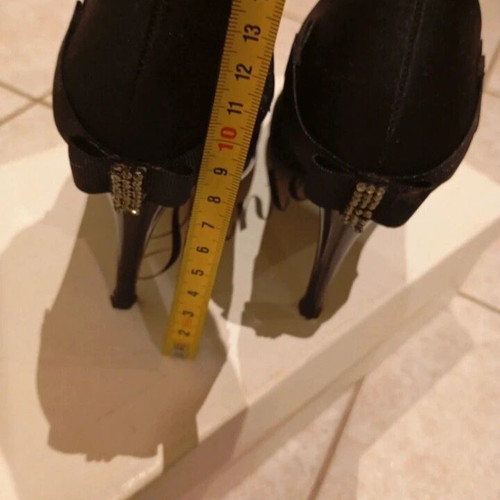 Sante black pumps like new, size 37