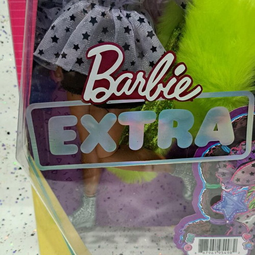 Barbie Extra #7 new in box with damaged packaging