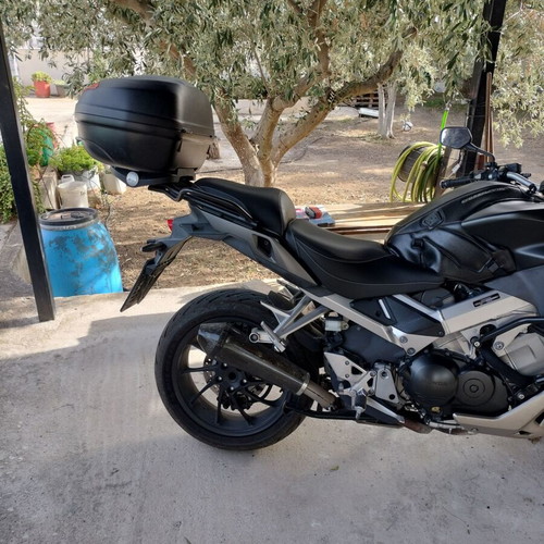 Honda VFR 800 Crossrunner 2017 like new, ABS, with top case