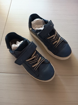 Geox sneakers size 32 like new, blue
