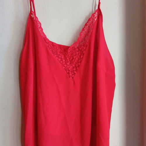Shein lingerie top 4XL like new, adjustable straps, red