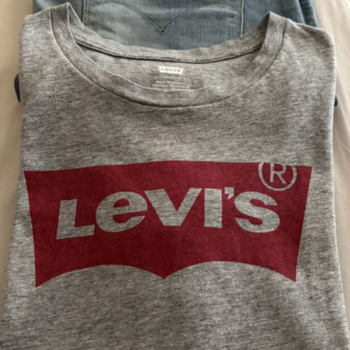Levi's T-shirt size L gray like new