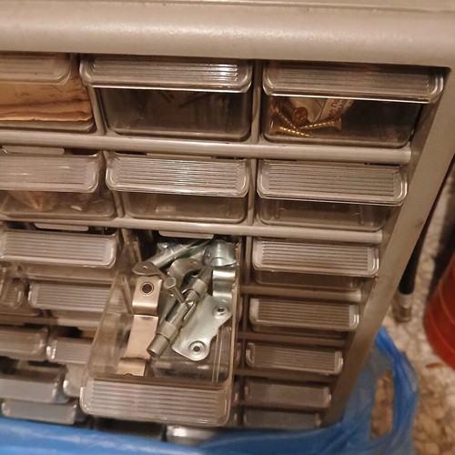 Screw Organizer like new with multiple compartments for small parts