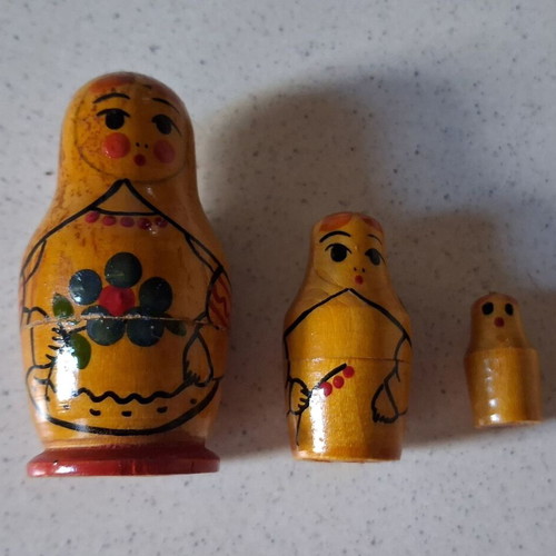 Vintage Russian Matryoshka Doll Set 3 Pieces like new