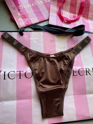 Victoria's Secret mocha thong medium size brand new