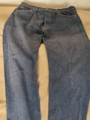 Levi's and Malboro Classic jeans used, ripped at crotch, size 43-44 cm waist