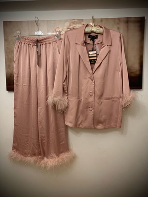 Lynne lingerie set new, satin texture, medium size