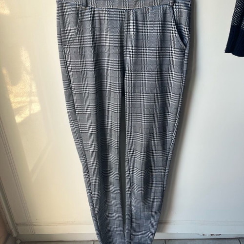 Checked women's pants used, size M/L, grey and white