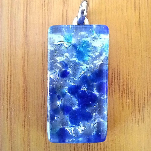 Murano-style pendant like new with blue and silver shades