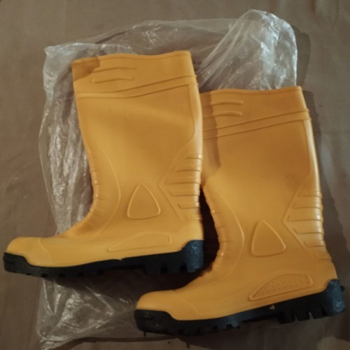 Yellow S5 Work Boots New with Toe Protection