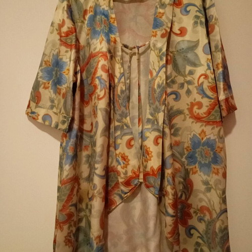 Kimono robe asymmetrical satin like new, multicolored