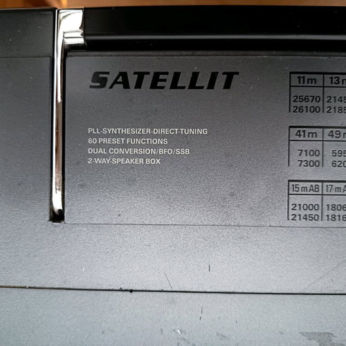 Grunding Satellit International 650 vintage portable radio used