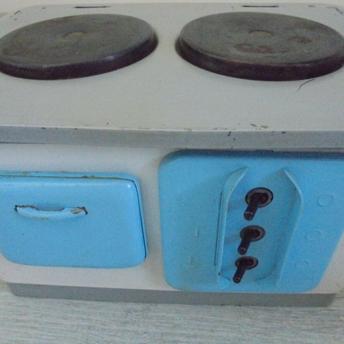 VEB Metallspielwaren Zöblitz vintage electric toy stove, DDR