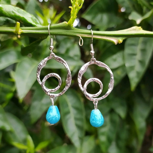 Handmade earrings like new with agate and metal elements