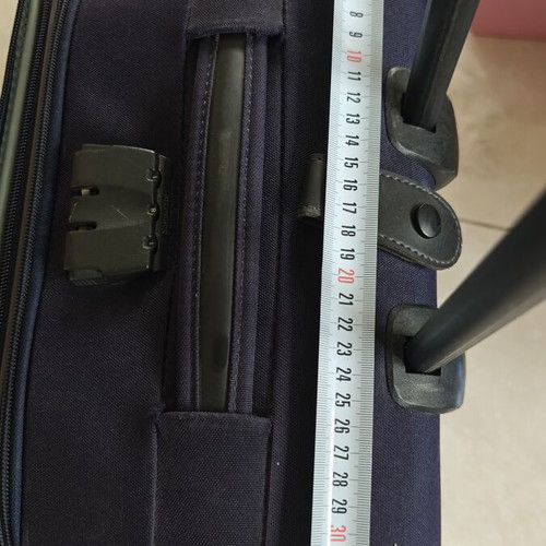Samsonite suitcase used, blue with 2 wheels and handle, 60x35x20 cm