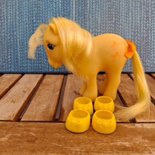 My Little Pony Butterscotch El Greco used with yellow shoes