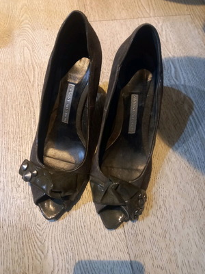 Branded pumps size 38 like new