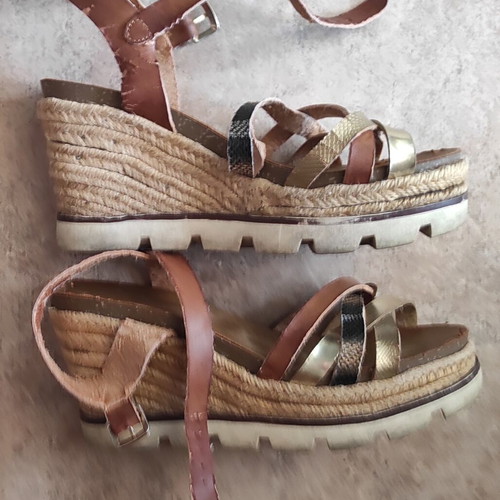 Leather brown sandals size 38 used, gold accents
