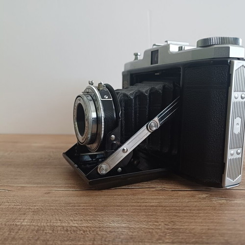 Zeiss Ikon Nettar 518/16 folding medium format camera used