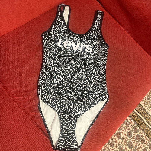 Levi‘s fitness bodysuit new, black and white, Small