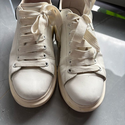Alexander McQueen sneakers λευκά δερμάτινα μέγεθος 39 μεταχειρισμένα