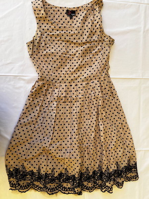 Yumi dress used with lace and inner lining, multicolor size M