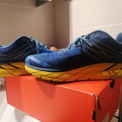 Hoka One One Clifton 6 athletic shoes used size 47 blue yellow