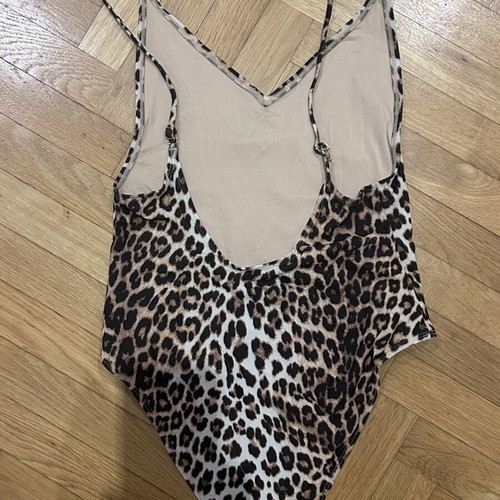 One Piece Leopard Swimwear H&M like new, size M