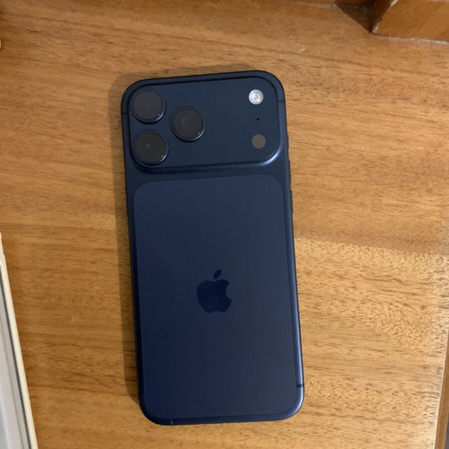 iPhone 17 Pro Max motherboard part